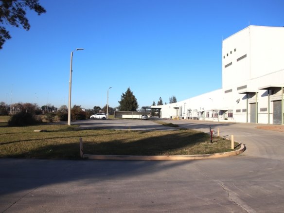 Ruta 101, Naves Con Altura De 12 Metros, 1.000 A 6.525 Metros Seguridad 24 Los 365 Días.