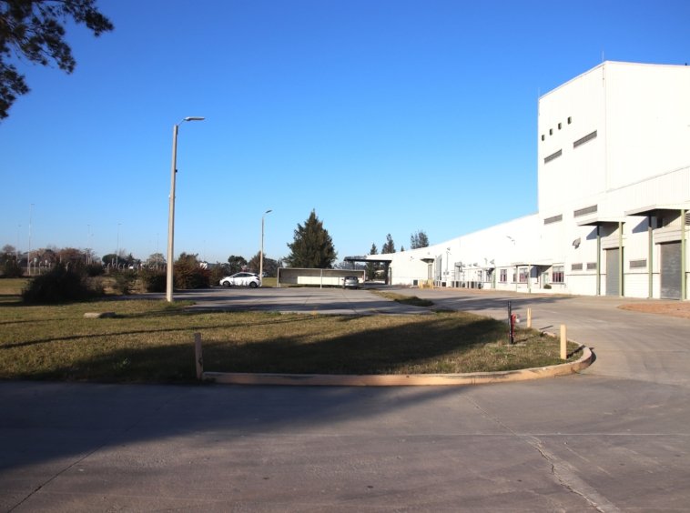 Ruta 101, Naves Con Altura De 12 Metros, 1.000 A 6.525 Metros Seguridad 24 Los 365 Días.